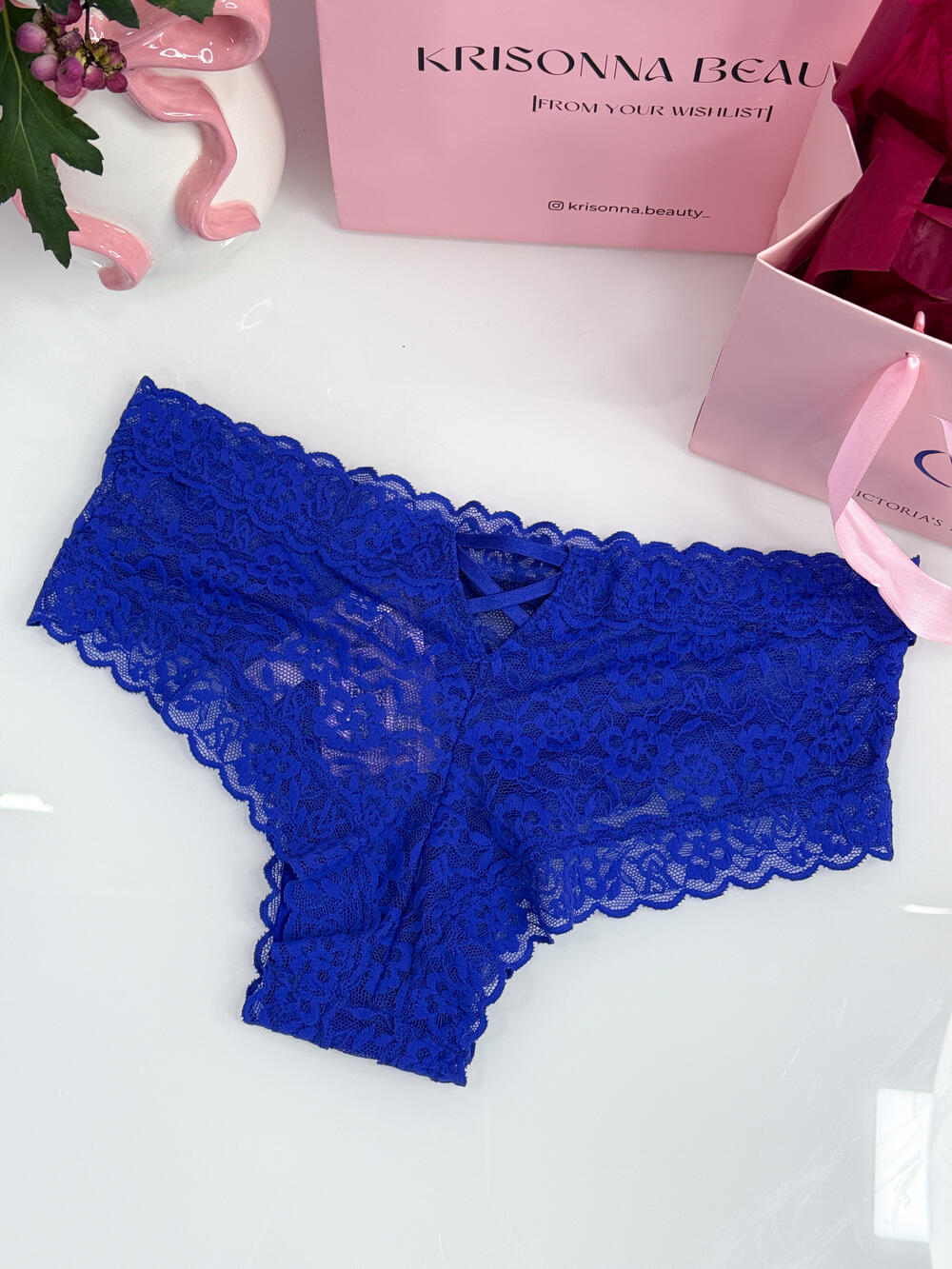 Lace Strappy-Back Cheeky Panty розмір S electric 