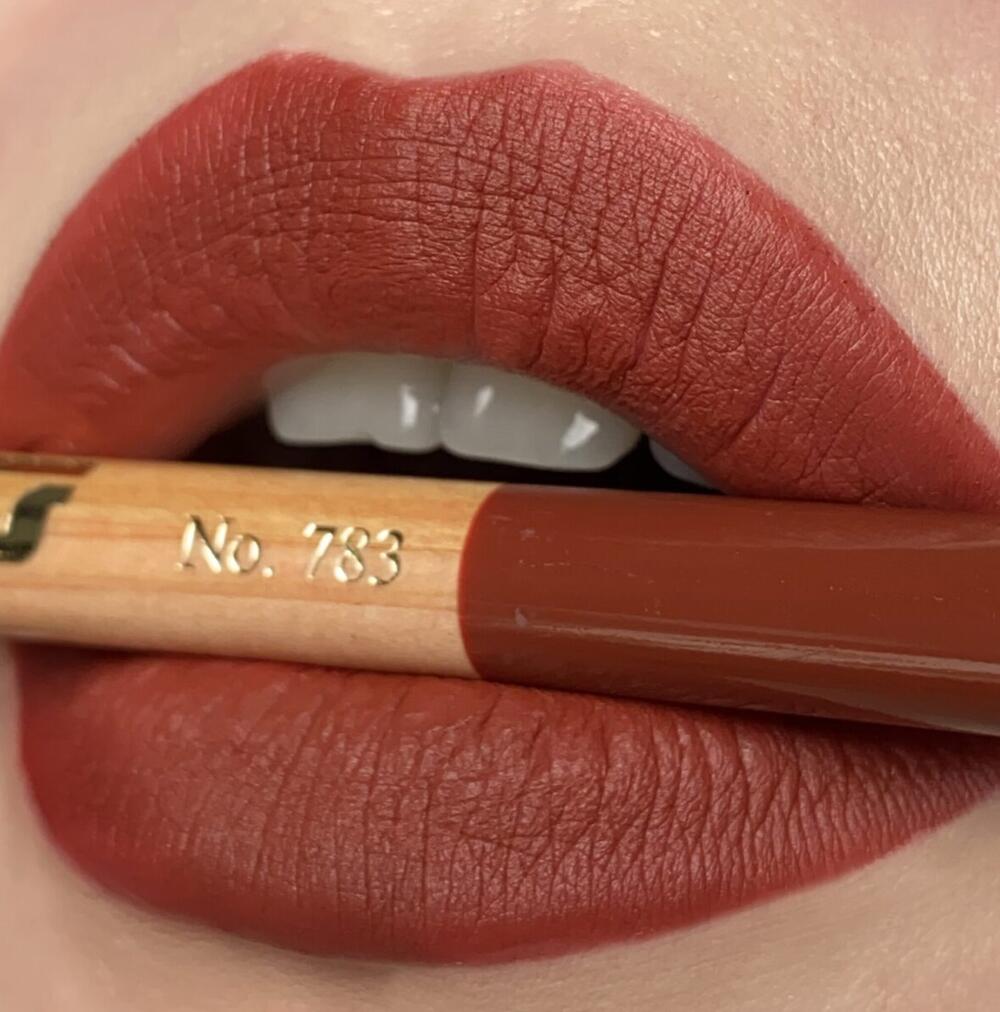 Контурний олівець для губ 783