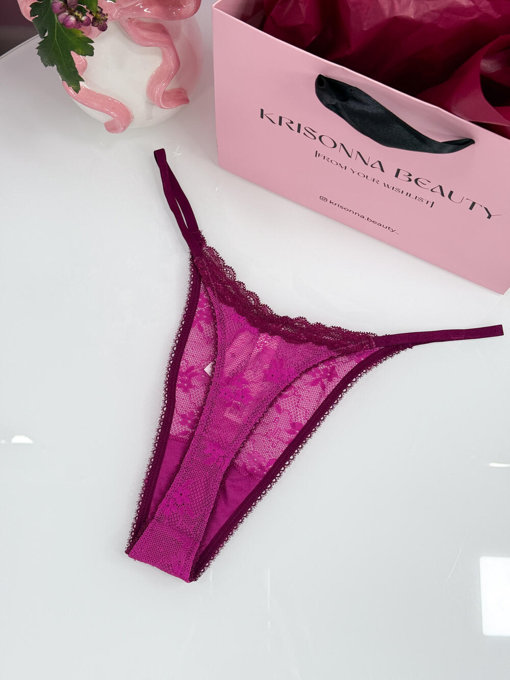 Lace String Thong Panty розмір М фуксія 