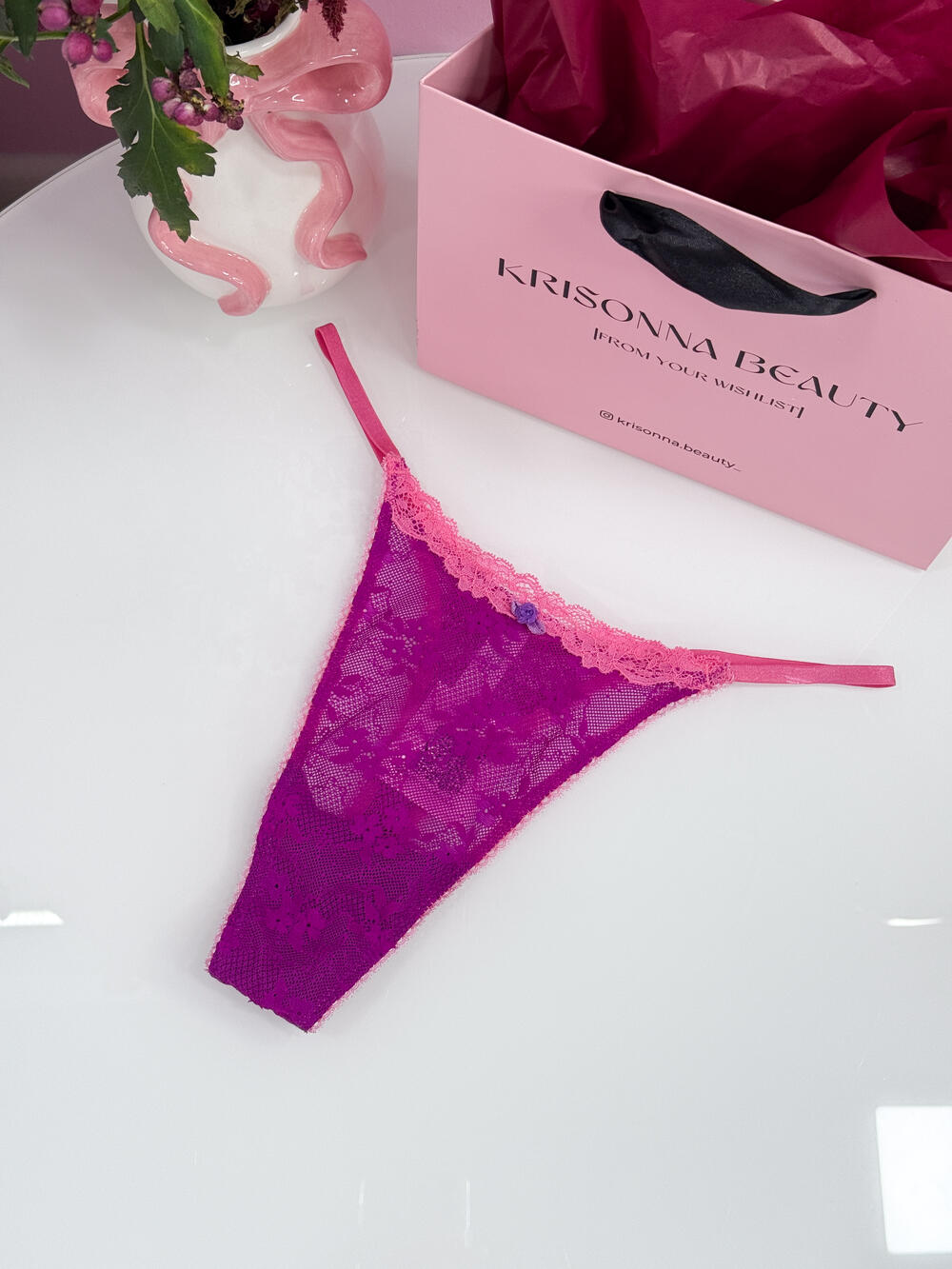 Lace String Thong Panty розмір М фуксія з рожевим мереживом 