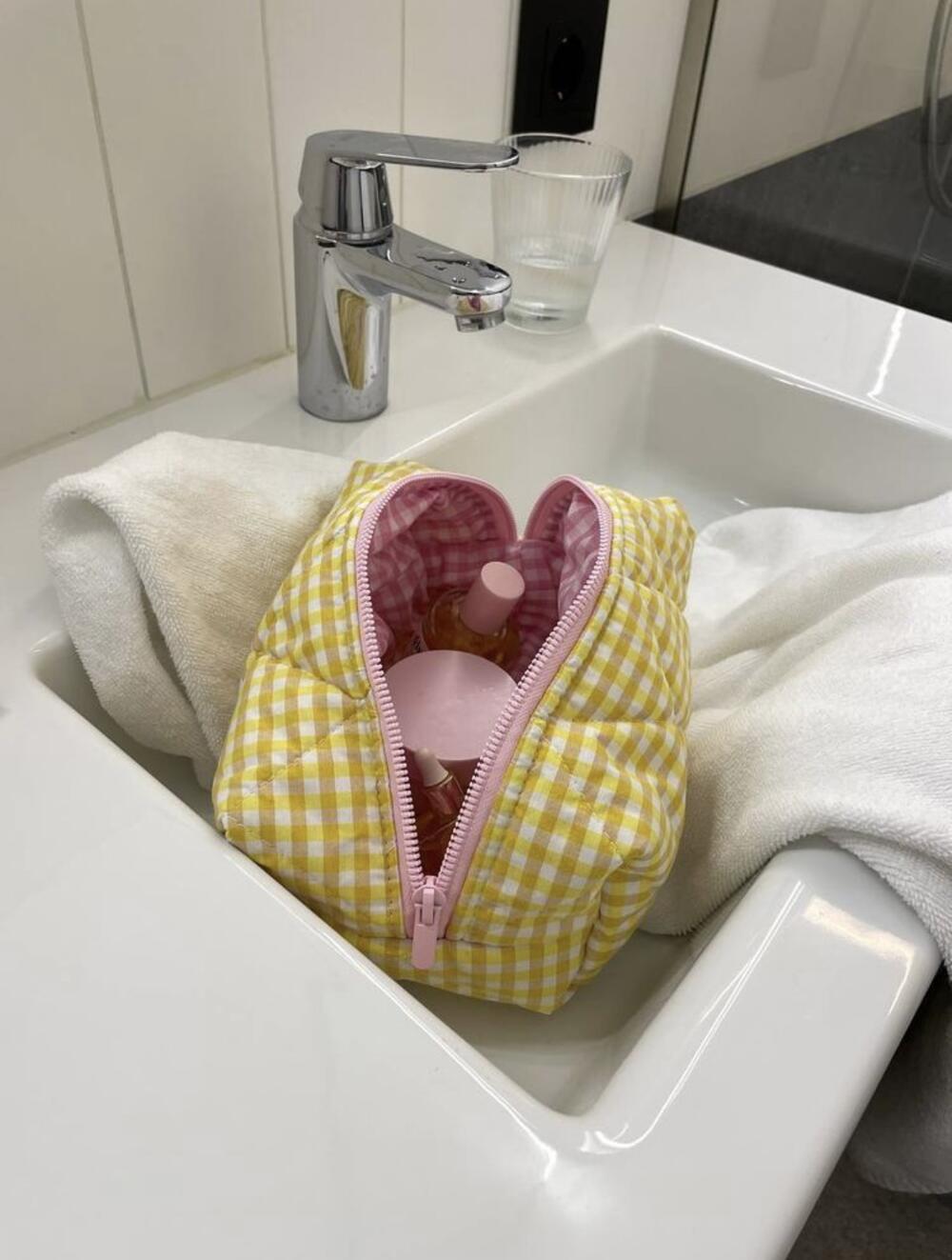 Косметичка у клітинку жовта, medium